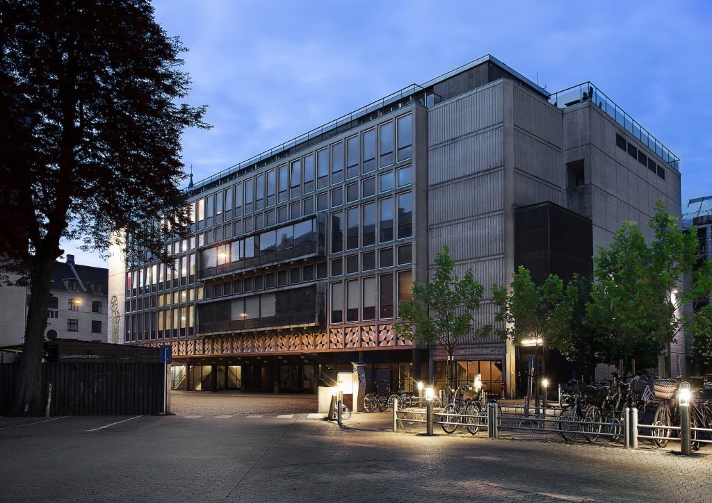 Vega outside photo by vega.jpg